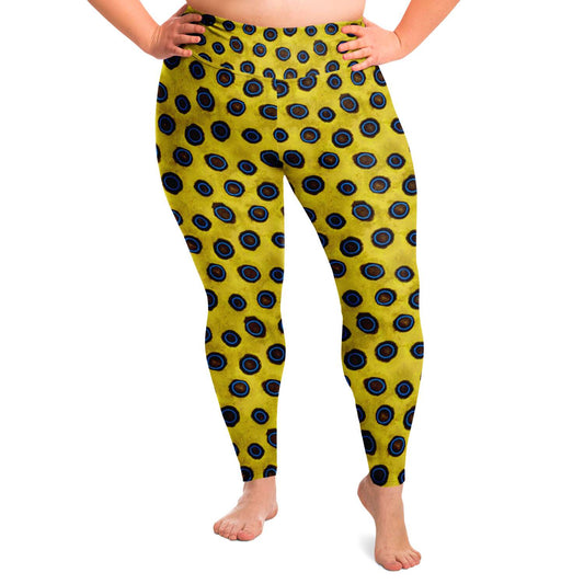 Blue-ringed octopus leggings plus size on model for front view for scuba diving and yoga